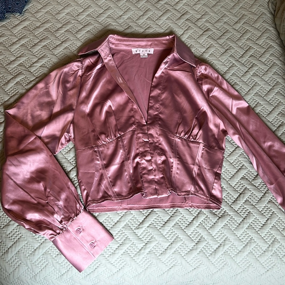 ‼️2 for $12‼️ satin style Corest long sleeve crop